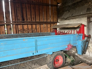 Miststreuer - stabiler Anhänger