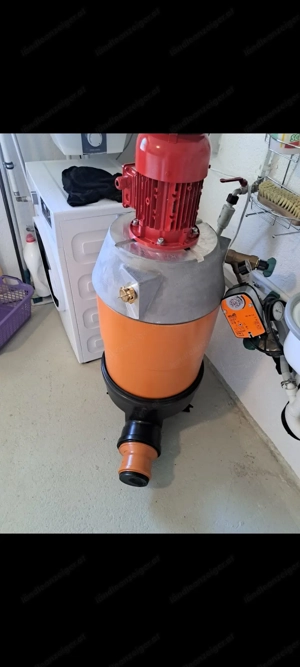 Stromerzeuger Wasserturbine Bild 10