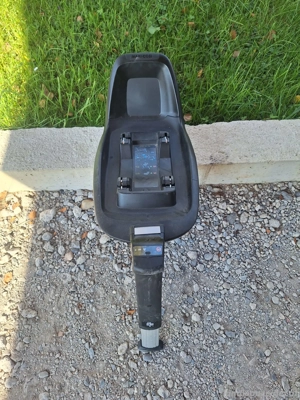 Maxi Cosi Babyschale inkl. Isofix Station Bild 2