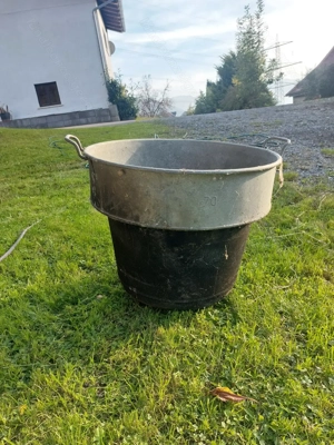 Alter Pflanzkübel zu verkaufen 