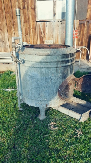 Alter Holzofen zu verschenken  Bild 2