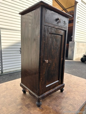 Antikes Nachtkästchen im Originalzustand   ideal zum Restaurieren Bild 9