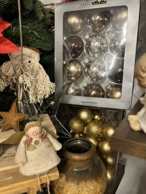 Bludenz: Kellerflohmarkt für Tierhilfsprojekte Sa 06.12. 12-17 Uhr, Sonntag   Uhr Bild 4