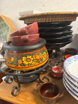 Bludenz: Kellerflohmarkt für Tierhilfsprojekte Sa 06.12. 12-17 Uhr, Sonntag   Uhr Bild 7