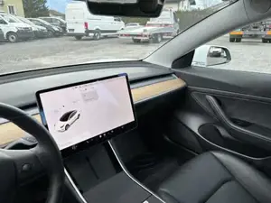 Tesla Model 3 Bild 12