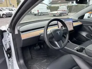 Tesla Model 3 Bild 9