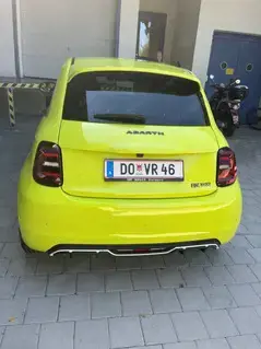 Abarth 500e Scorpionissima Bild 2