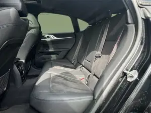 BMW i4 eDrive35 M-Paket // Anhängerkupplung // Panoramadach Bild 11