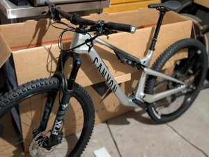 Canyon Lux Trail CF7 Mountainbike   Bild 2