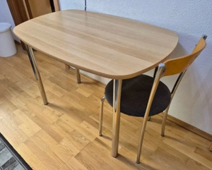 Küchentisch inkl. 2 Stühle zu verschenken  Bild 2