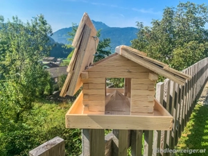 Vogelhäuschen   Futterhäuschen Bild 2