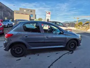 Peugeot 206 Bild 6