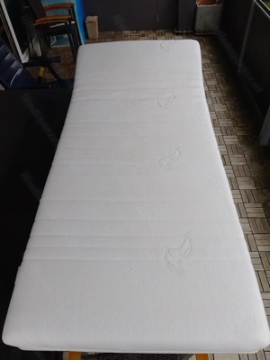 Marken-Matratze 200x90, sehr gut erhalten, günstig abzugeben Bild 2