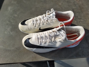 NIKE Hallenschuhe Bild 4