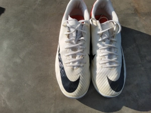 NIKE Hallenschuhe Bild 3