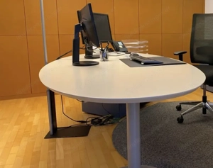 Schreibtisch gegen Abholung Bild 2