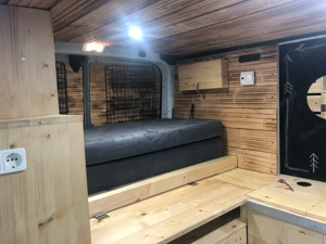 Renault Trafic vollausgebaut für Camping-Abenteuer Bild 5