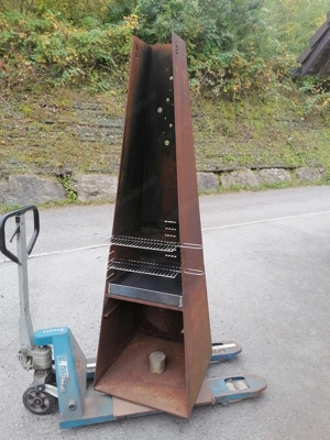 Restaurierter Grill mit verstellbarem Rost Bild 2