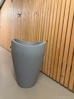 Moderne Deko-Vase in Beton-Optik
