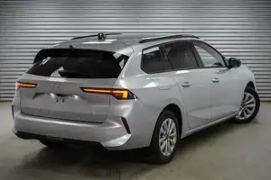 Opel Astra Sports Tourer 1,2 AT Edition NaviPro -LAG. 96 k... Bild 2