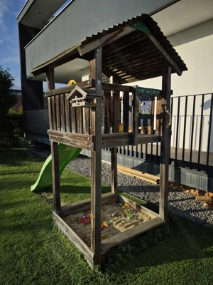 Spielturm mit Rutsche & Sandkasten   Marke Jungle Gym Bild 3