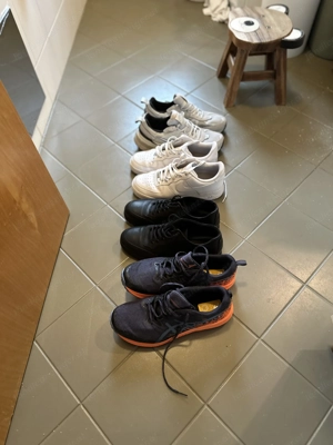 Schuhe Nike Asics Leder Bild 2