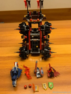 LEGO Nexo Knights - General Magmar Schicksalsmobil Bild 3