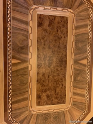 Vollholzesstisch mit Einlegearbeiten (Intarsien) Bild 4