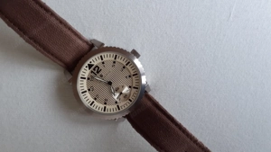 Neuwertige Armbanduhr der Marke CONSTATIN WEISZ, Handaufzug Bild 3