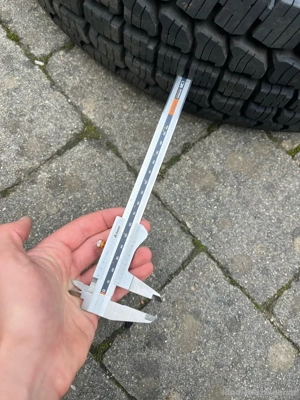 Land Rover Defender 5 Kompletträder Bild 5