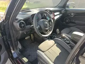 MINI Mini F55 Bild 9