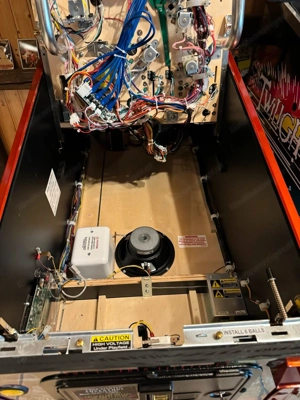 Guns N' Roses Limited Edition Pinball Flipper Bild 4