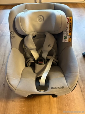 Maxi Cosi Pearl 360 mit Isofix Station