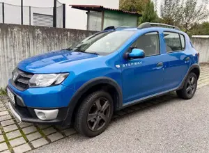 Dacia Sandero 2015 Bild 2