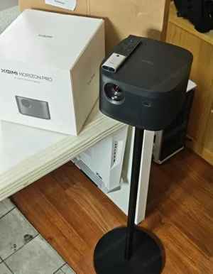 XGIMI Horizon Pro   4K Beamer mit Android TV