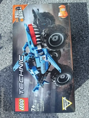 LEGO Technik Monster Trucks Bild 2