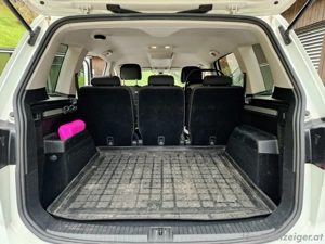 VW Touran  Bild 8