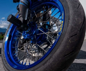 Husqvarna 701 Supermoto - Top gepflegt I viele Extras Bild 2