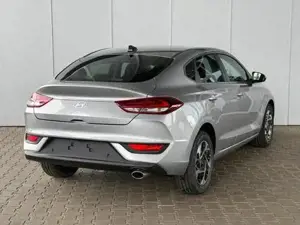 Hyundai i30 Fastback Life 1.5 T-GDi mHev / Navi PDC V.H + Kamera LE... Bild 3