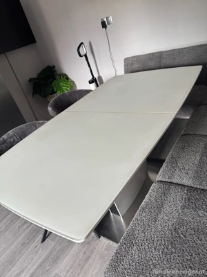 zu verkaufen Tisch 200 eu 