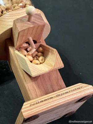 Nüssle - Spender Bild 4