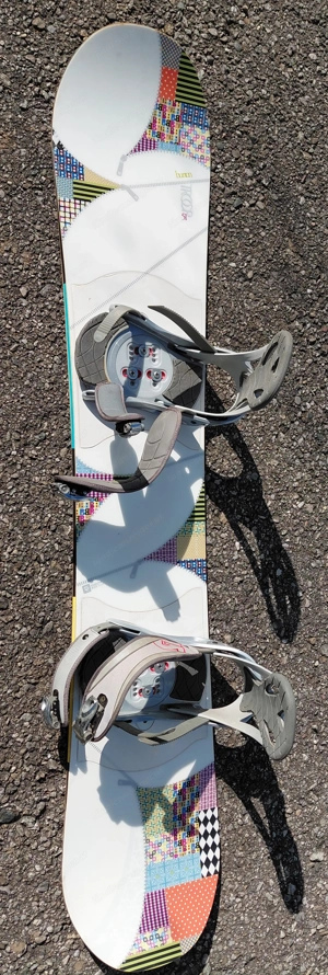 Snowboard mit Bindung Bild 2