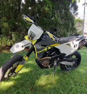 Husqvarna 701 Supermoto Bild 3