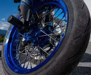 Husqvarna 701 Supermoto - Top gepflegt I viele Extras Bild 2