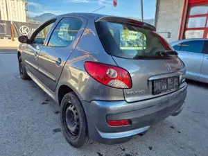 Peugeot 206 Bild 7