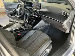 Peugeot 2008 Bild 16