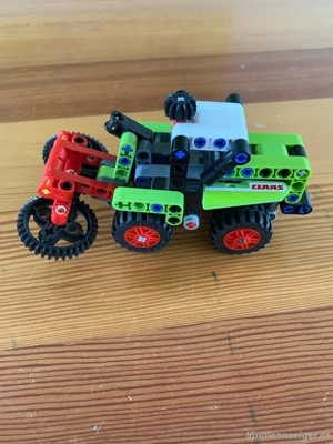Lego Technik 42102 Mini Claas Xerion Bild 2