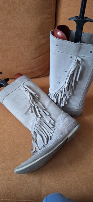 Mocassins in beige Bild 2