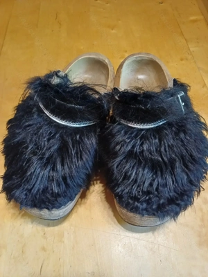 Hölzer Holzschuhe Bild 1