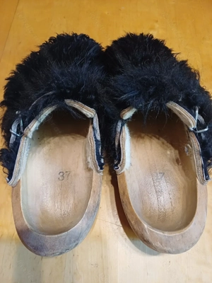 Hölzer Holzschuhe Bild 3